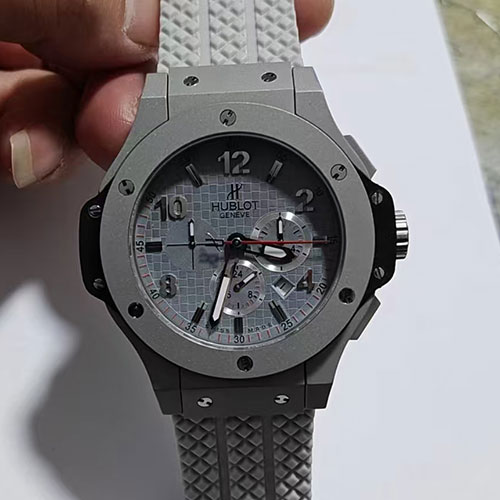 TT製 ウブロコピー ビッグバン 301.AI.460.RX.190 クォーツムーブメント搭載！