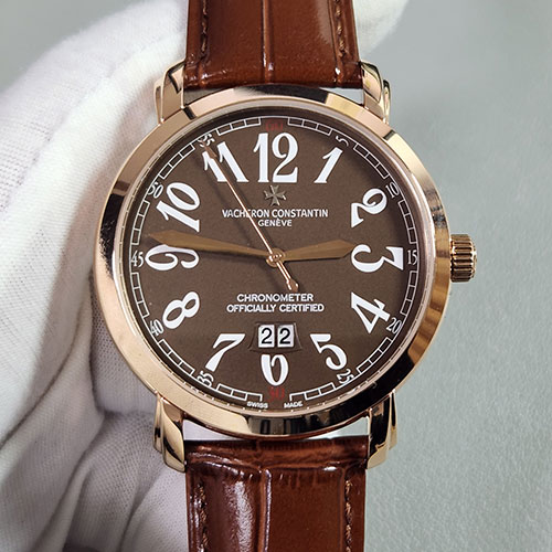 優良配送 Vacheron Constantinレプリカ時計 Quartz movement ブラウンダイヤル 日付表示 革バンド