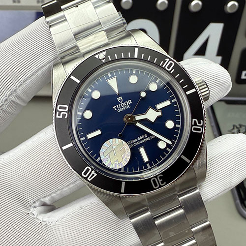 【ZF製】チューダーコピー ブラックベイ 68 M7943A1A0NU-0001 2025年新作