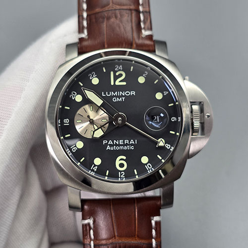 好評人気パネライコピー ルミノール GMT レガッタ PAM00156 スモールセコンド デイト 自動巻き