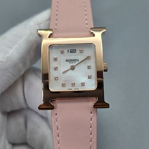贈り物に最適 エルメス　アワー  Quartz movement ホワイトダイヤル 革ベルト ピンクゴールド
