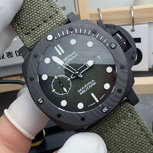 【VS工場 】 パネライスーパーコピー時計サブマーシブル マリーナ ミリターレ カーボテック - PAM016